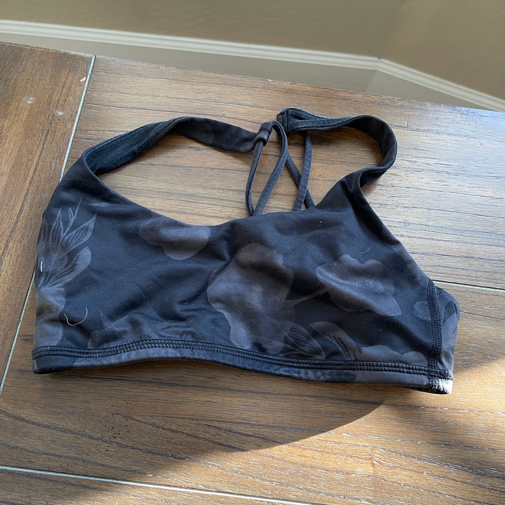 Lululemon sports bra